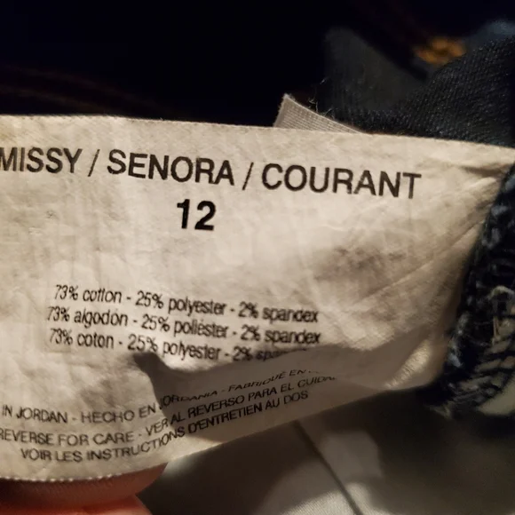 Bandolino Selene Capri Jeans - Picture 2 of 6